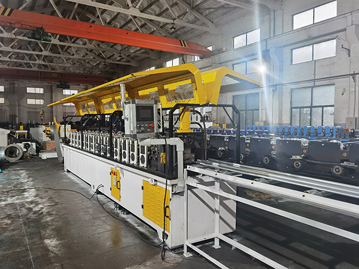 Automatic metal bellow forming machinee