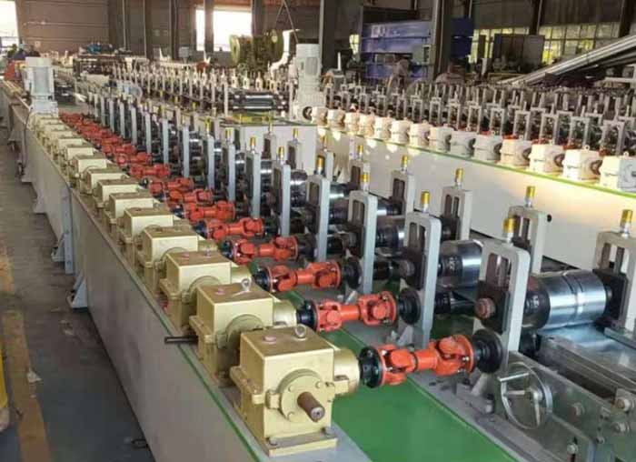 Automatic metal bellow forming machinee