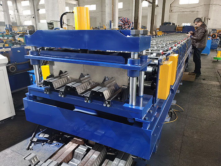 Automatic metal bellow forming machinee