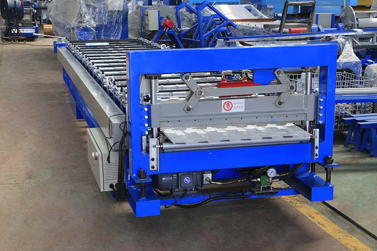 Automatic metal bellow forming machinee