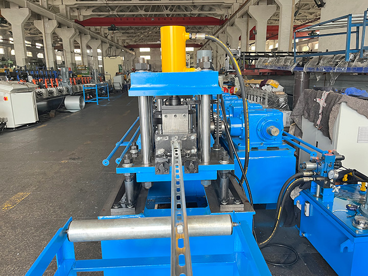 Automatic metal bellow forming machinee