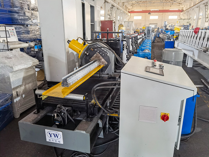 Automatic metal bellow forming machinee